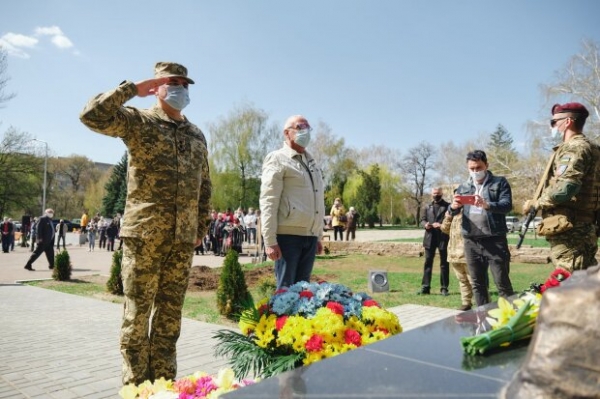 Защитники Украины почтили память погибших на ЧАЭС: "Учит ценить самое дорогое" Защитники Украины почтили память погибших на ЧАЭС: "Учит ценить самое дорогое"