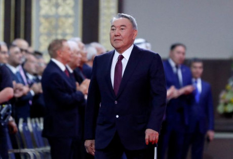 Первый президент Казахстана Назарбаев покинул страну