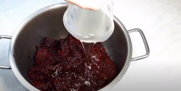 Борщ приготовится быстрее и будет вкуснее: рецепт консервированной свеклы Борщ приготовится быстрее и будет вкуснее: рецепт консервированной свеклы