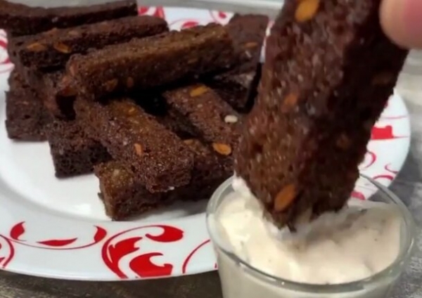5 минут и на столе вкусная закуска: рецепт чесночных гренок без использования духовки 5 минут и на столе вкусная закуска: рецепт чесночных гренок без использования духовки