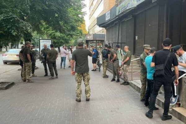Украинцам на карте показали, где проверяют военкомов на коррупцию: подозревают каждого десятого Украинцам на карте показали, где проверяют военкомов на коррупцию: подозревают каждого десятого