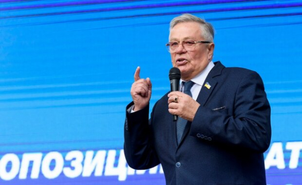 Депутат от ОПЗЖ спокойно роскошествует на пенсии за деньги украинцев: такие выплаты и не снились людям Депутат от ОПЗЖ спокойно роскошествует на пенсии за деньги украинцев: такие выплаты и не снились людям