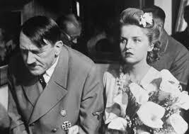 75 лет назад фюрер Третьего рейха Адольф Гитлер совершил самоубийство
75 лет назад фюрер Третьего рейха Адольф Гитлер совершил самоубийство