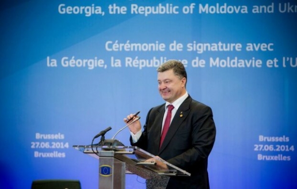 Порошенко попытался напомнить Зеленскому задачи властей - "Не приведи Боже"