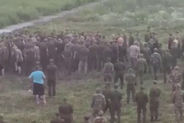 Под Москвой оккупанты, которых отправляют воевать против украинцев, устроили массовую драку: есть 200-е Под Москвой оккупанты, которых отправляют воевать против украинцев, устроили массовую драку: есть 200-е