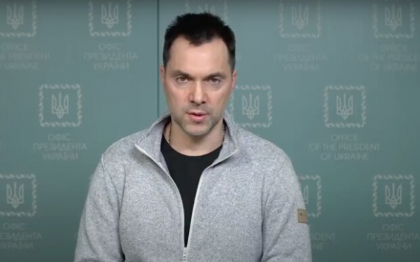 Алексей Арестович резко отреагировал на обстрел роддома в Мариуполе: "Сейчас, твари, начнется совсем другая война" Алексей Арестович резко отреагировал на обстрел роддома в Мариуполе: "Сейчас, твари, начнется совсем другая война"