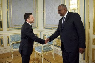 Первый в истории Украины визит главы Пентагона: о чем Ллойд говорил с Зеленским
Первый в истории Украины визит главы Пентагона: о чем Ллойд говорил с Зеленским