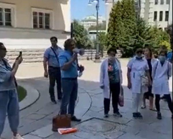 Железнодорожные больницы Украины заявили о давлении: разгорелся скандал
Железнодорожные больницы Украины заявили о давлении: разгорелся скандал