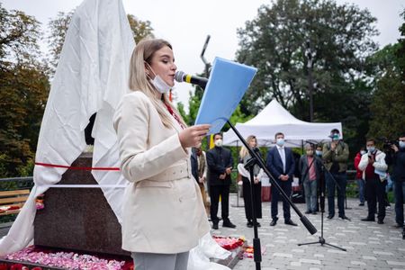 В Киеве открыли памятник Махатме Ганди В Киеве открыли памятник Махатме Ганди