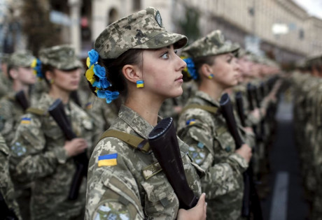Минобороны сократит список профессий для женского военного учета