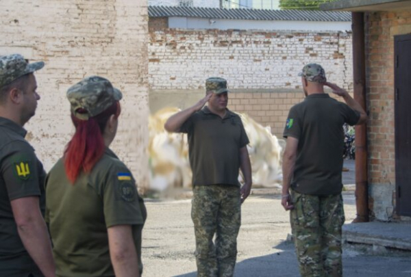 Работника водоканала отправили в ТЦК получить "бронь", получил сразу и автомат