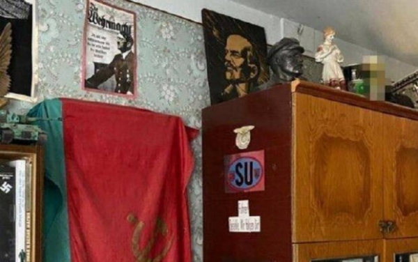 С портретом Гитлера и любовью к России: СБУ задержала очень странного клирика УПЦ МП С портретом Гитлера и любовью к России: СБУ задержала очень странного клирика УПЦ МП