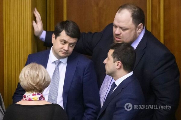 
Лерос намекнул на возможную отставку Разумкова
 