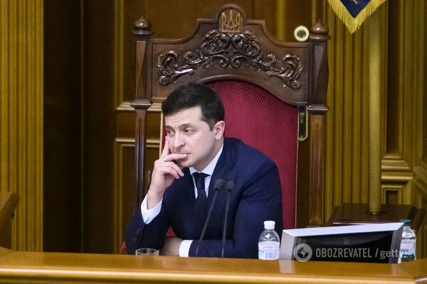 
Зеленського продовжують заганяти у пастки
 
