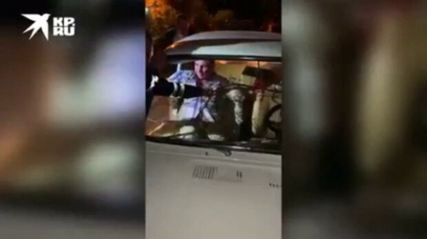 Пьяный водитель отлупил гаишника своим удавом &mdash; настало время Кокаина
