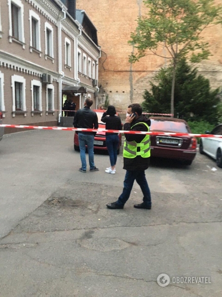 Открытое окно и второй пистолет в машине: OBOZREVATEL узнал подробности с места смерти Давыденко
Открытое окно и второй пистолет в машине: OBOZREVATEL узнал подробности с места смерти Давыденко