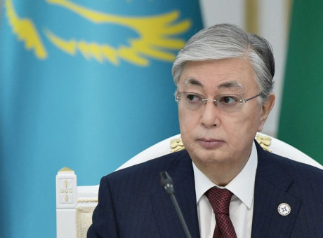 Президент Казахстана просит помощи из России и Белоруссии Президент Казахстана просит помощи из России и Белоруссии