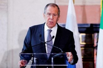 "Из-за риска агрессии": Россия советует персоналу своих дипмиссий покинуть Украину
