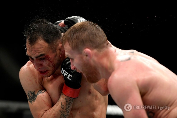 
Гэтжи сенсационно нокаутировал Фергюсона на UFC 249
 