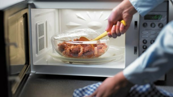 От расстройств пищеварения до образования опухолей: врачи назвали продукты, которые нельзя разогревать От расстройств пищеварения до образования опухолей: врачи назвали продукты, которые нельзя разогревать
