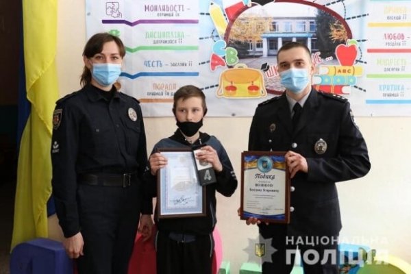 14-летний школьник помог копам раскрыть жуткое убийство: мать задушила и оставила в лесу 14-летний школьник помог копам раскрыть жуткое убийство: мать задушила и оставила в лесу