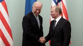 Путин снова будет говорить с Байденом: на повестке дня вопрос об Украине
Путин снова будет говорить с Байденом: на повестке дня вопрос об Украине