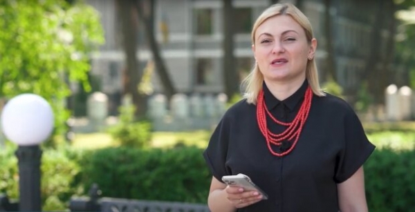 "Слуга народа" Кравчук рассказала о дистанционном обученим, строительстве дорог и штрафах на карантине "Слуга народа" Кравчук рассказала о дистанционном обученим, строительстве дорог и штрафах на карантине