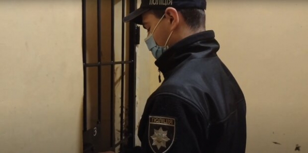 Внук изнасиловал 91-летнюю бабушку во время посиделки с другом: "Пошел в ее комнату и..." Внук изнасиловал 91-летнюю бабушку во время посиделки с другом: "Пошел в ее комнату и..."