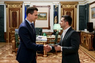 Теперь официально: шоумен Скичко стал главой Черкасской ОГА
Теперь официально: шоумен Скичко стал главой Черкасской ОГА