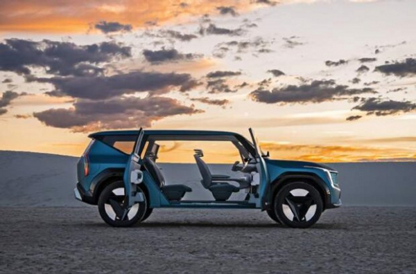 KIA представила новый электро-кроссовер: заряжается быстрее смартфона