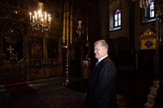 В бегах от повестки: Порошенко обнаружили в Стамбуле у Варфоломея
В бегах от повестки: Порошенко обнаружили в Стамбуле у Варфоломея