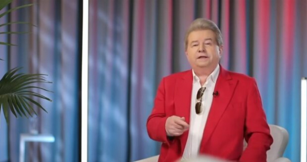 Михаил Поплавский нашел "эликсир бессмертия" в постели с молодыми красавицами: "Ежедневно..." Михаил Поплавский нашел "эликсир бессмертия" в постели с молодыми красавицами: "Ежедневно..."