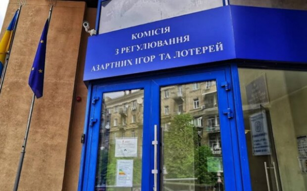 Почти все миллионеры: сколько зарабатывают руководители КРАИЛ во время войны Почти все миллионеры: сколько зарабатывают руководители КРАИЛ во время войны