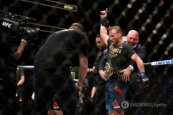 
Гэтжи сенсационно нокаутировал Фергюсона на UFC 249
 