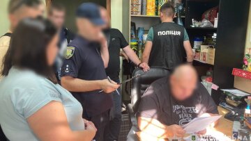 Торговал гуманитарными автомобилями: руководитель фонда Игорь Панченко наживался на армии Торговал гуманитарными автомобилями: руководитель фонда Игорь Панченко наживался на армии