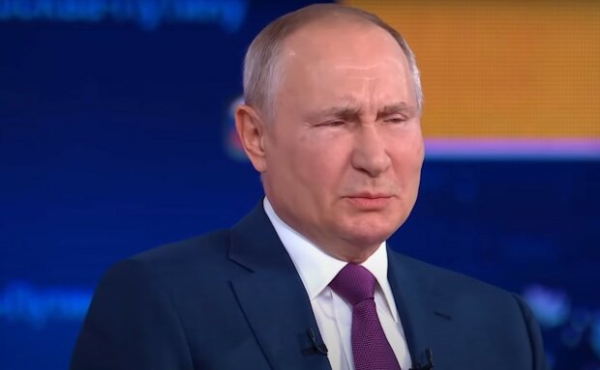 Владимир Путин захотел укрепить "братские связи" с украинцами: "Защита исторической правды" Владимир Путин захотел укрепить "братские связи" с украинцами: "Защита исторической правды"