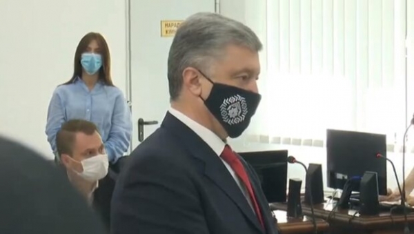 Порошенко "набрал воды в рот" после допроса о госизмене Януковича - сломался на одном вопросе Порошенко "набрал воды в рот" после допроса о госизмене Януковича - сломался на одном вопросе