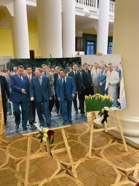 "Мы прощаемся с "Человеком эпохи": владелица ритуальной компании Алла Ландар об Александре Омельченко
"Мы прощаемся с "Человеком эпохи": владелица ритуальной компании Алла Ландар об Александре Омельченко