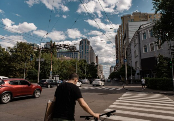 Стой, посмотри по сторонам: украинцам напомнили, когда пешеходы&nbsp;имеют преимущество на дороге&nbsp;