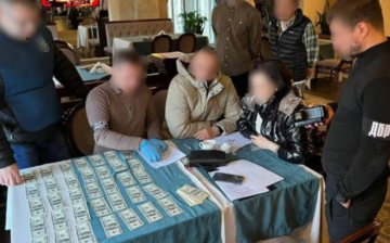 Львовского взяточника Сергея Бутова восстанавили на службе: подозреваемый в коррупции таможенник получит выплаты за простой Львовского взяточника Сергея Бутова восстанавили на службе: подозреваемый в коррупции таможенник получит выплаты за простой