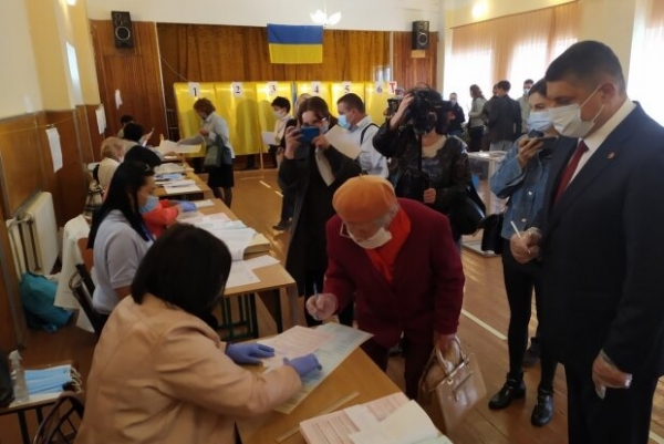 Выборы в Украине: названы сроки второго тура, в каких городах мэры продолжат борьбу за "выживание" Выборы в Украине: названы сроки второго тура, в каких городах мэры продолжат борьбу за "выживание"