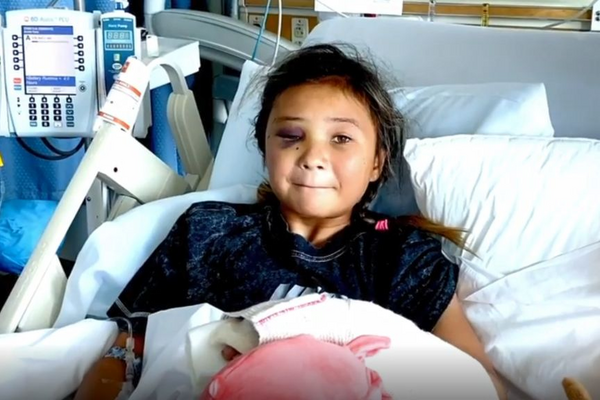11-летняя звезда скейтборда чуть не умерла после падения на тренировке: видео
11-летняя звезда скейтборда чуть не умерла после падения на тренировке: видео