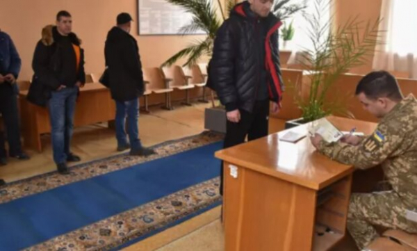 Старые отсрочки от армии отменят, а мобилизация ужесточится: украинцам анонсировали изменения