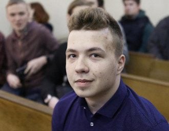 Боевики заявили "следственных действиях" с Протасевичем, в МИД Украины негодуют
Боевики заявили "следственных действиях" с Протасевичем, в МИД Украины негодуют
