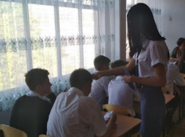 Студент-кондитер набросился с ножом на директора, парня не остановила даже мать Студент-кондитер набросился с ножом на директора, парня не остановила даже мать