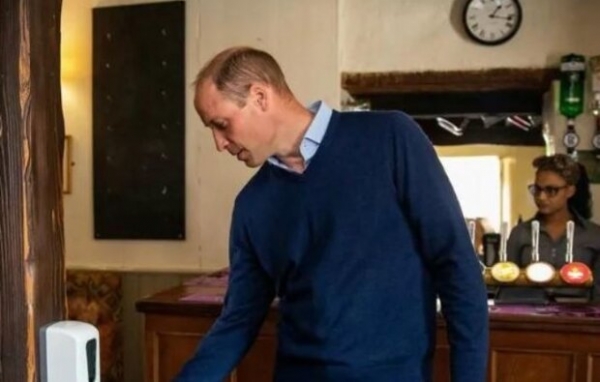 Принц Уильям утопил проблемы в лондонском пабе, Кейт превратилась в Катю и сидит с детьми Принц Уильям утопил проблемы в лондонском пабе, Кейт превратилась в Катю и сидит с детьми