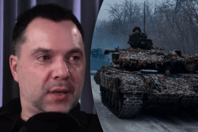 Арестович похвастался снимком без рубашки в ответ на критику его пляжных фото
Арестович похвастался снимком без рубашки в ответ на критику его пляжных фото