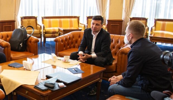 Береза "плюнул" в лицо Зеленскому после намерения заразиться коронавирусом - "Давайте меня изнасилуют в Кагарлыке и обольют кислотой в Херсоне" Береза "плюнул" в лицо Зеленскому после намерения заразиться коронавирусом - "Давайте меня изнасилуют в Кагарлыке и обольют кислотой в Херсоне"