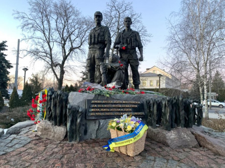Президент Украины почтил память погибших в Афганистане военных Президент Украины почтил память погибших в Афганистане военных