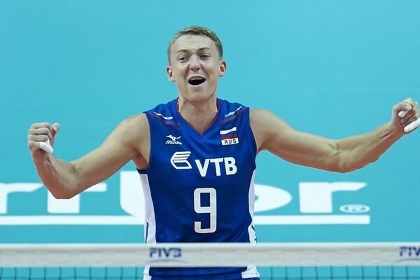 На чемпиона Европы по волейболу из России Алексея Спиридонова напали с ножом
На чемпиона Европы по волейболу из России Алексея Спиридонова напали с ножом
